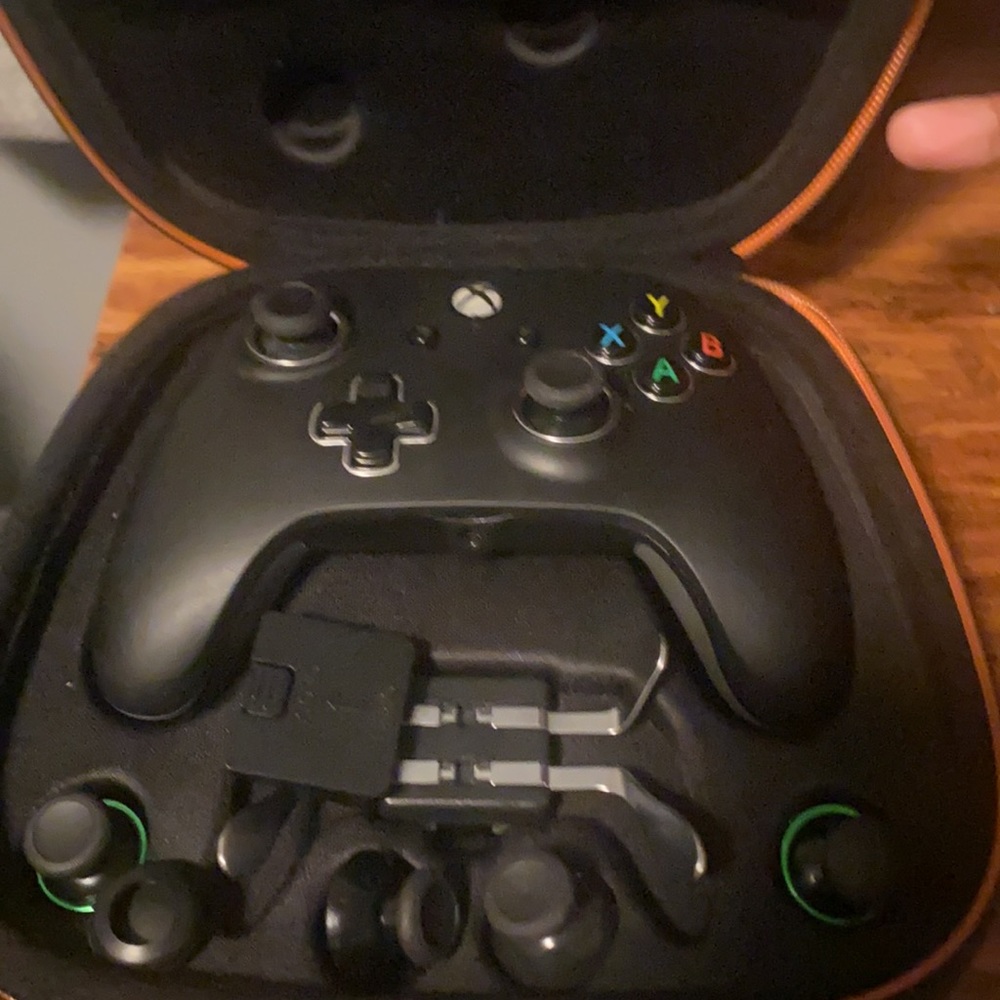 Fusion Xbox controller - Picture 3 of 3